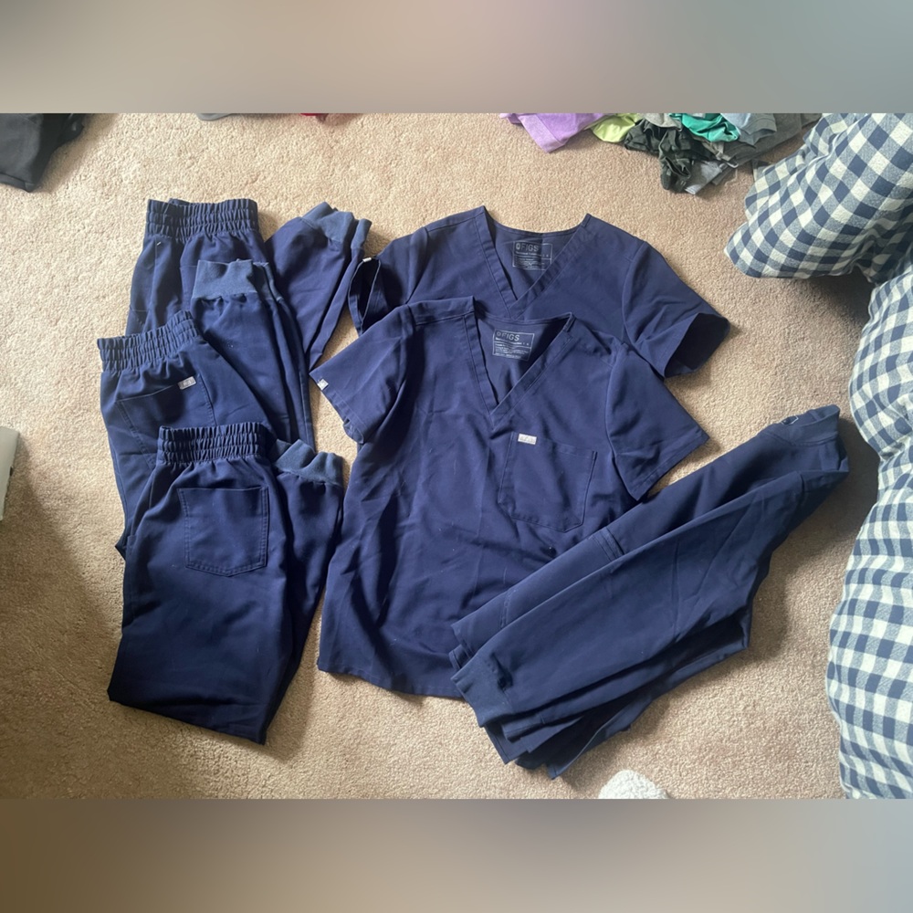 FIGS scrub set - navy